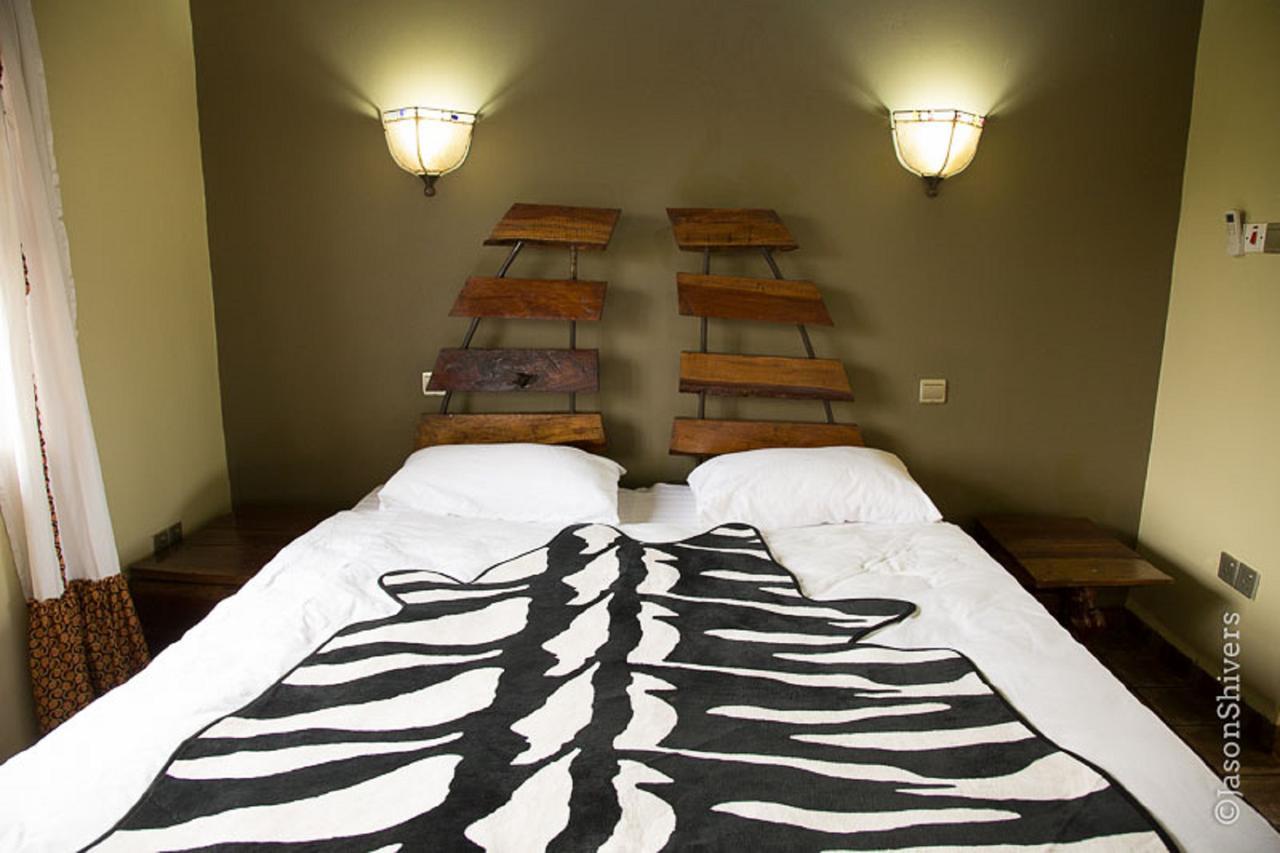 Weru Weru River Lodge Habitación foto